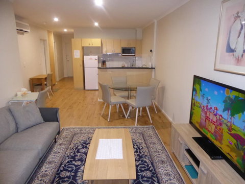 ADELAIDE CENTRAL APARTMENT - 3BR, 2BATH & CARPARK - Whitsundays Accommodation 4