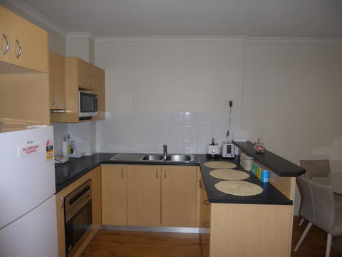 ADELAIDE CENTRAL APARTMENT - 3BR, 2BATH & CARPARK - Whitsundays Accommodation 5