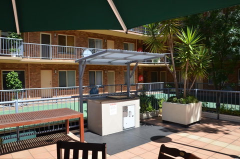 ADELAIDE CENTRAL APARTMENT - 3BR, 2BATH & CARPARK - Whitsundays Accommodation 22