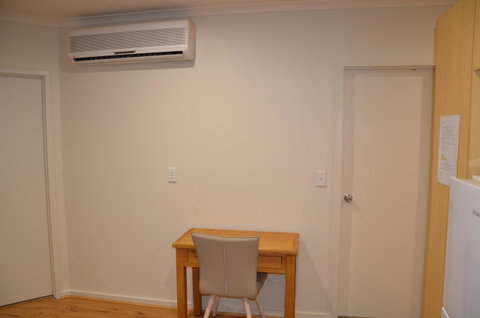 ADELAIDE CENTRAL APARTMENT - 3BR, 2BATH & CARPARK - Whitsundays Accommodation 10