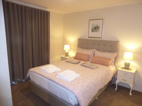 ADELAIDE CENTRAL APARTMENT - 3BR, 2BATH & CARPARK - Whitsundays Accommodation 11