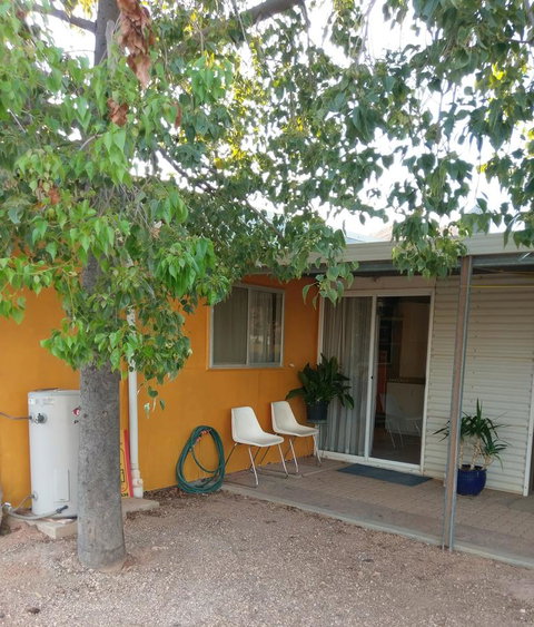 Desert Gum Retreat Gough St - Whitsundays Accommodation 24