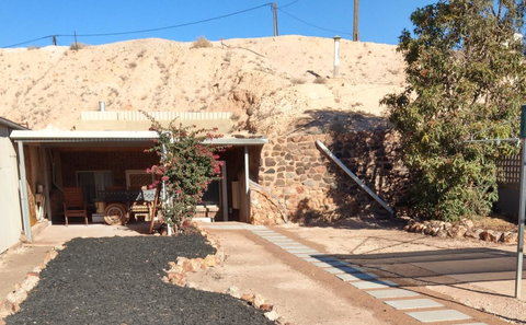 Desert Gum Retreat Gough St - Whitsundays Accommodation 7