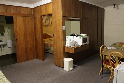 Island Motel Kingscote - Whitsundays Accommodation 9