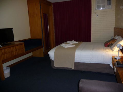 The Wine Vine Hotel - Whitsundays Accommodation 4