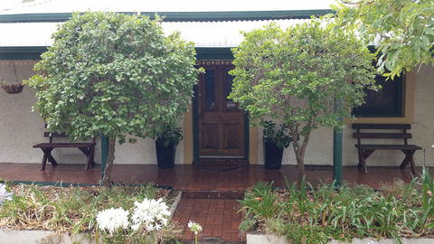 Possum Cottage - Whitsundays Accommodation 14