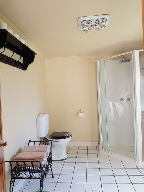 Possum Cottage - Whitsundays Accommodation 9