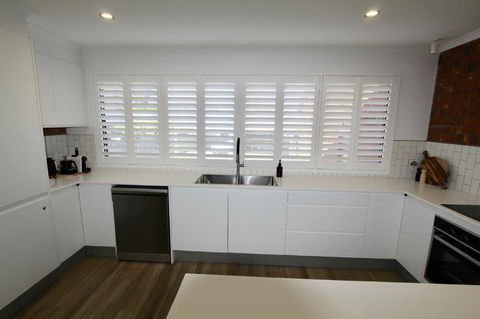 Southern Sands\' Beachfront Apartment - Whitsundays Accommodation 5