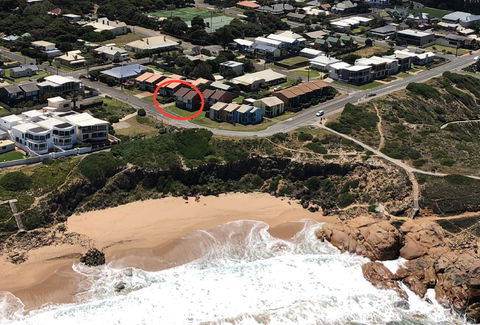 Southern Sands\' Beachfront Apartment - Whitsundays Accommodation 15