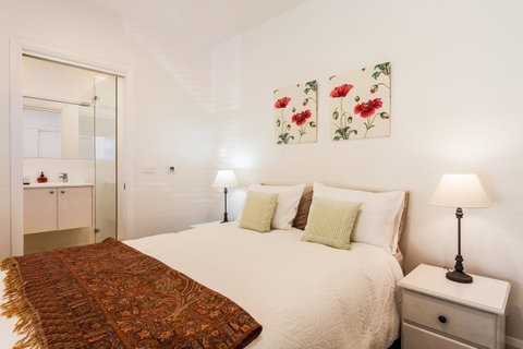 The Folly - Whitsundays Accommodation 5