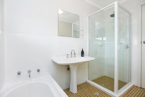 Red Door - Whitsundays Accommodation 6