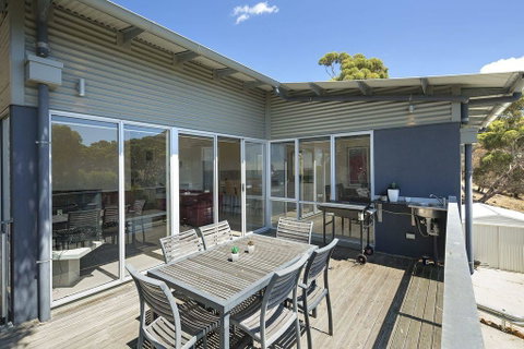 Saar River House - Whitsundays Accommodation 2