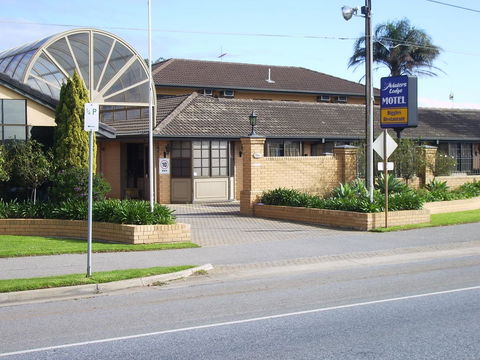 Aviators Lodge - Whitsundays Accommodation 23