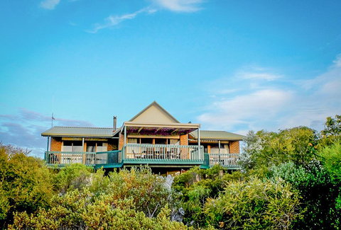 Seacroft - Whitsundays Accommodation 0