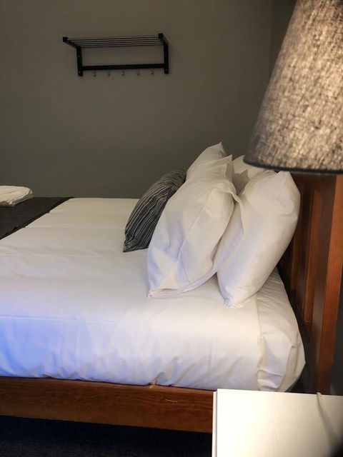 Cornwall Hotel - Whitsundays Accommodation 9