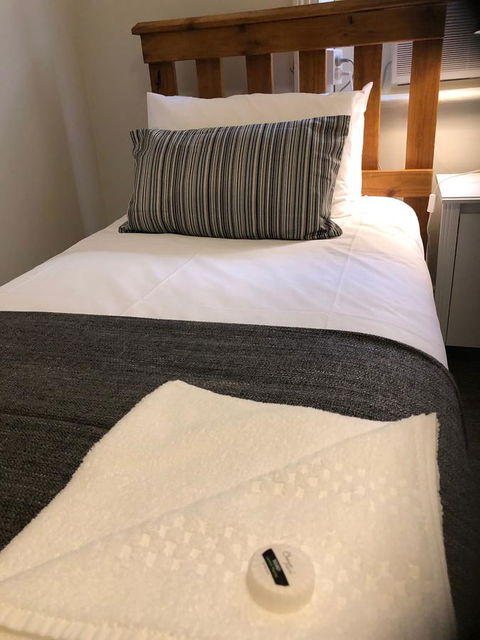 Cornwall Hotel - Whitsundays Accommodation 11