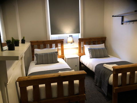 Cornwall Hotel - Whitsundays Accommodation 14