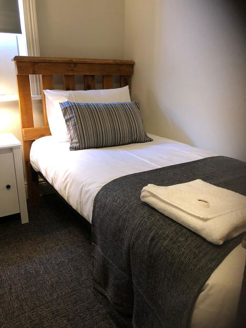 Cornwall Hotel - Whitsundays Accommodation 12