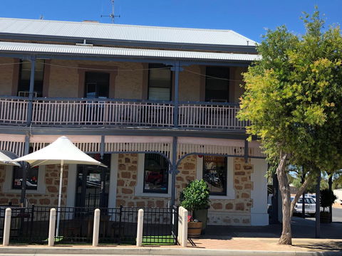 Cornwall Hotel - Whitsundays Accommodation 1