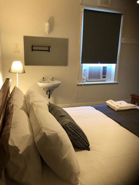 Cornwall Hotel - Whitsundays Accommodation 5