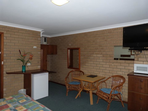 Wintersun Motel - Whitsundays Accommodation 3