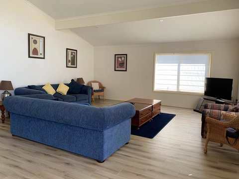 Emu Bay Lodge - Whitsundays Accommodation 6