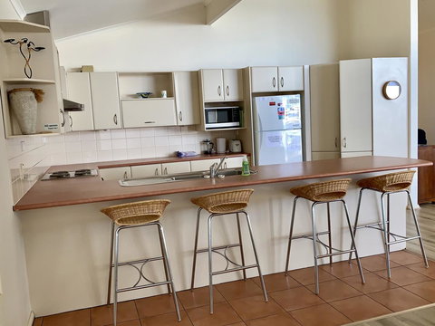 Emu Bay Lodge - Whitsundays Accommodation 11