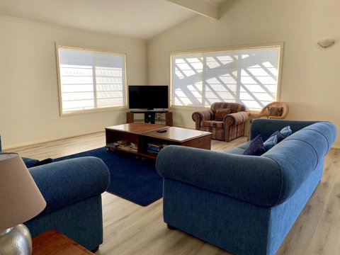 Emu Bay Lodge - Whitsundays Accommodation 5