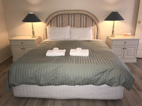 Emu Bay Lodge - Whitsundays Accommodation 10