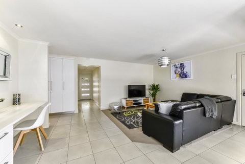 City Fringe Apartment B, Mount Gambier - Whitsundays Accommodation 8