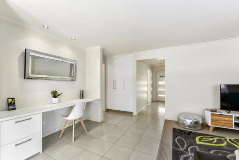 City Fringe Apartment B, Mount Gambier - Whitsundays Accommodation 1