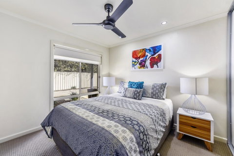 City Fringe Apartment B, Mount Gambier - Whitsundays Accommodation 2