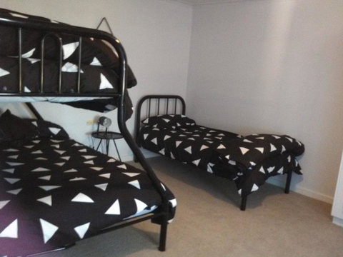 Hilltop Escape - Whitsundays Accommodation 15