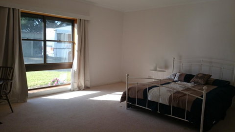 Hilltop Escape - Whitsundays Accommodation 12