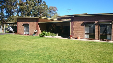 Hilltop Escape - Whitsundays Accommodation 0