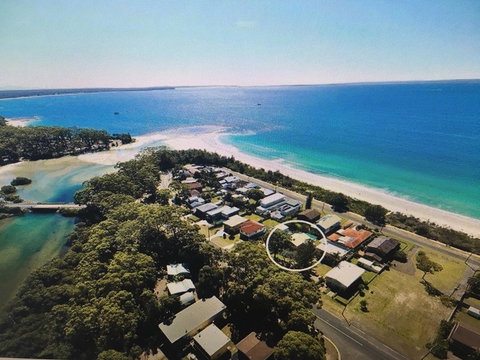 Arena Blanca Holiday Home - Whitsundays Accommodation 0