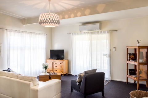 20 Hill Avenue Bed & Breakfast - Whitsundays Accommodation 26
