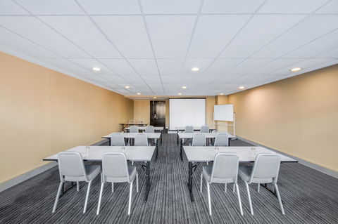 Adina Apartment Hotel Wollongong - Whitsundays Accommodation 35