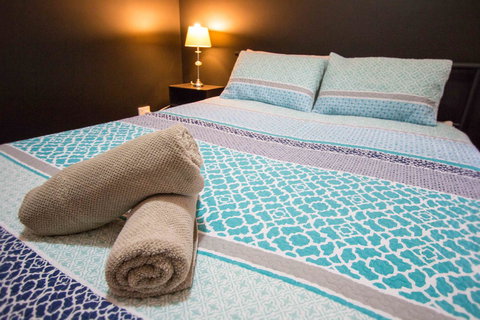 Waterfront On Jefferson, At Wellington Marina, SA - Whitsundays Accommodation 12