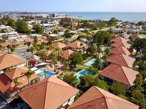 Mandurah Family Resort - Whitsundays Accommodation 0