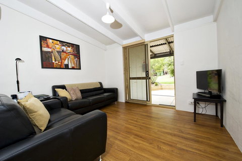 Peppermint Brook Cottages - Whitsundays Accommodation 6