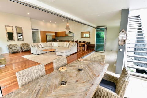 East On Byron - Whitsundays Accommodation 14