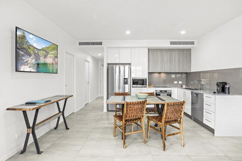 Rockpool 2 Sawtell Beach - Just Steps To Restaurants And 2 Min Stroll To Beach! - Whitsundays Accommodation 3