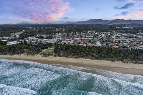 Rockpool 2 Sawtell Beach - Just Steps To Restaurants And 2 Min Stroll To Beach! - Whitsundays Accommodation 1