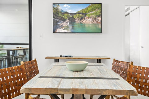 Rockpool 2 Sawtell Beach - Just Steps To Restaurants And 2 Min Stroll To Beach! - Whitsundays Accommodation 4