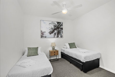 Rockpool 2 Sawtell Beach - Just Steps To Restaurants And 2 Min Stroll To Beach! - Whitsundays Accommodation 9