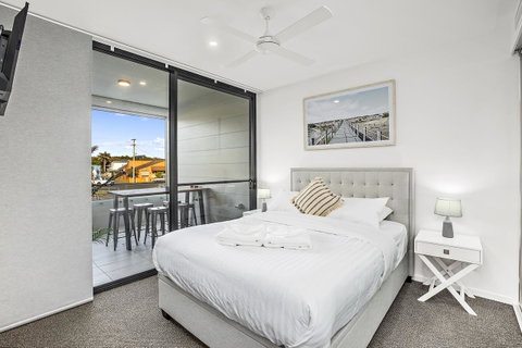 Rockpool 2 Sawtell Beach - Just Steps To Restaurants And 2 Min Stroll To Beach! - Whitsundays Accommodation 7