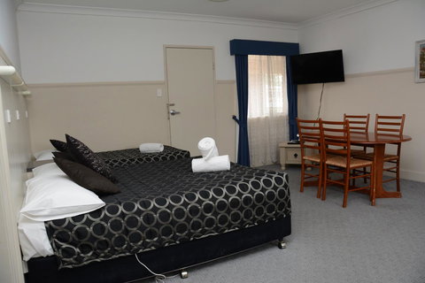 Ben Chifley Motor Inn - Whitsundays Accommodation 20