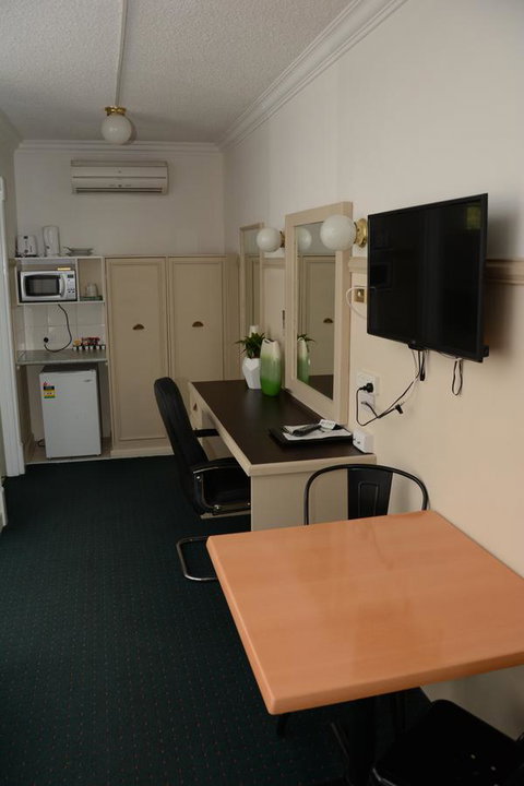 Ben Chifley Motor Inn - Whitsundays Accommodation 17