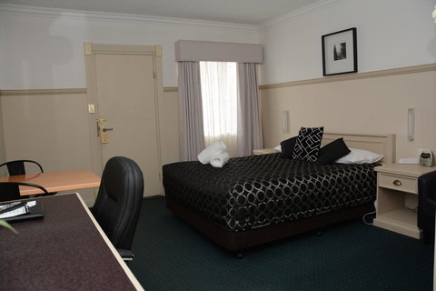 Ben Chifley Motor Inn - Whitsundays Accommodation 15